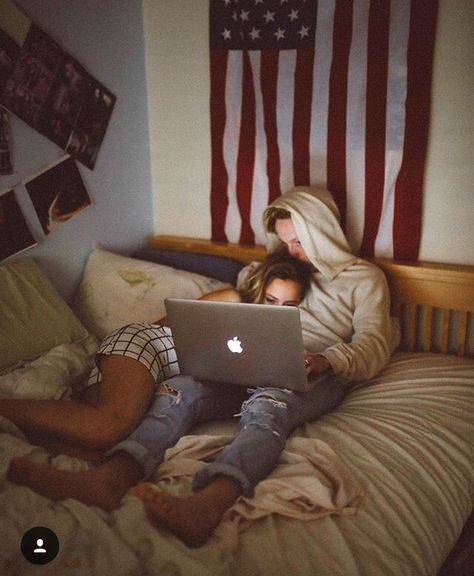 Cupple Goals, Couples Movie Night, Travel Outfit Spring, Cute Couples Cuddling, Cute Couple Quotes, Goals Pictures, Boyfriend Goals, Relationship Goals Pictures, Netflix And Chill