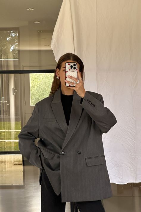 Blazer Oversize Outfits, Oversize Blazer Outfit, Grey Blazer Women, Grey Blazer Outfit, Oversized Double Breasted Blazer, Oversized Blazer Outfit, Oversize Outfit, Blouse Casual Fashion, Stylish Maternity Outfits