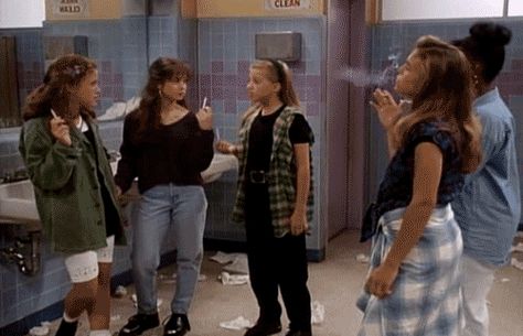 Image via We Heart It [animated] #90s #alternative #awesome #cigarette #grunge #indie #style #girlsquad Gia Full House 90s Fashion, Gia Mahan, Gia Full House, 90s Attire, Stephanie Tanner, 40th Bday Ideas, 90’s Outfits, 2000s Girl, 90s Sitcoms