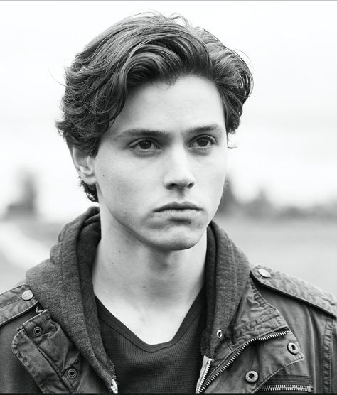 Nate (Tyler Young) James Paxton, Tyler Young, Isak & Even, Character Bank, Young Actors, Story Inspiration, Male Face, Mad Men, Lany