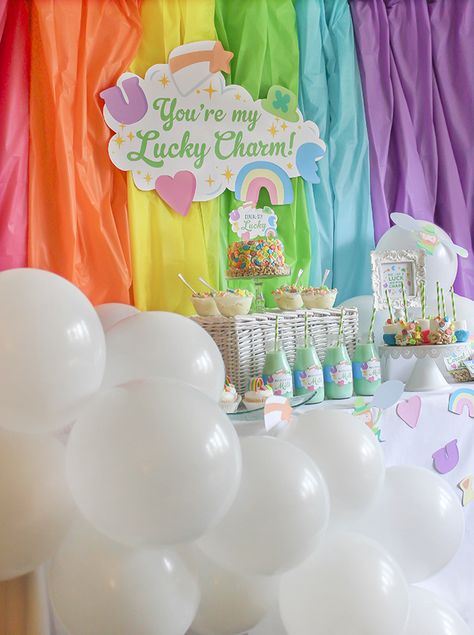 March Birthday Party Ideas, Lucky Charm Party, Leprechaun Party, Cereal Party, March Baby Shower, Lucky Charms Cake, Lucky Charms Marshmallows, Charm Party, Lucky Charms Cereal