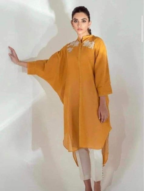 Ladies Kaftan With Trousers, Kaftan Pattern Kurti, Diwali Suit, Unique Kaftan Designs, Short Kaftan Tops, Cotton Dress Summer Casual, Baggy Sleeves, Kaftan Pattern, Kaftan Tops