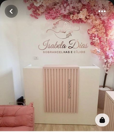 Studio Beauty Salon, Boutique Rosa, Beauty Studio Decor, Studio Rosa, Makeup Studio Decor, Beauty Room Salon, Esthetician Room Decor, Creative Kids Rooms, Salon Suites Decor