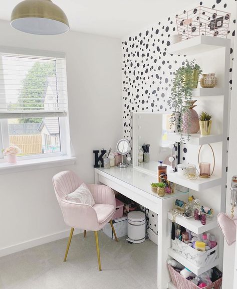 All Things Pink & Pretty’s Instagram profile post: “DALMATIAN PRINT •the prettiest beauty corner• 📷: @ourleith” Pink Bedrooms Ideas, Aesthetic Pink Bedroom, Bedroom Aesthetic Pink, Pink Bedroom Aesthetic, Big Girl Bedrooms, Bedroom Design Inspiration, Box Bedroom, Bedrooms Ideas, Vanity Room