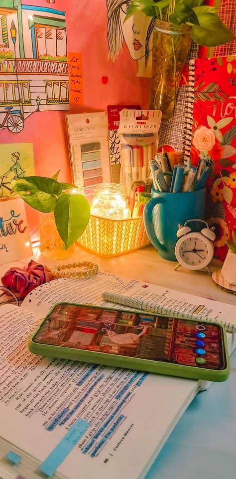 Study Table Ideas Aesthetic Indian, Indian Study Table Decor, Indian Study Room Ideas, Study Table Decor, Artist Workspace, Study Site, Study Chemistry, Colorful Room Decor, Indian Bedroom Decor