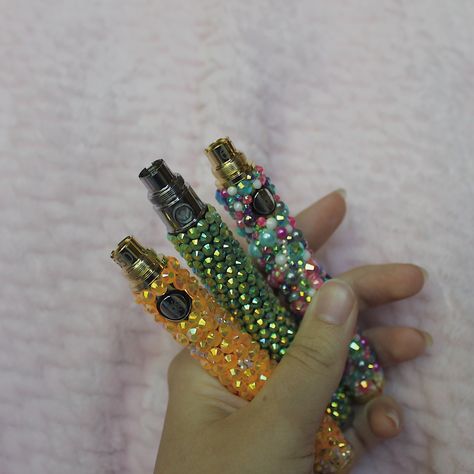 Personalized, bedazzled vape dab pen battery for sale. Free to pick out what rhinestones client desires. All stones hand placed. Rhinestoned Things, Smell Nice, Rhinestone Projects, Pen Diy, Bling Crafts, Pretty Pens, Puff Puff, Puff And Pass, Pen Gift