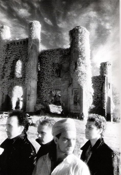 U2 - The Photos of Anton Corbijn 1982-2004 U2 The Unforgettable Fire, Slane Castle, U2 Band, Achtung Baby, Larry Mullen Jr, Castle Ireland, Irish Rock, Bono U2, Duffel Coat