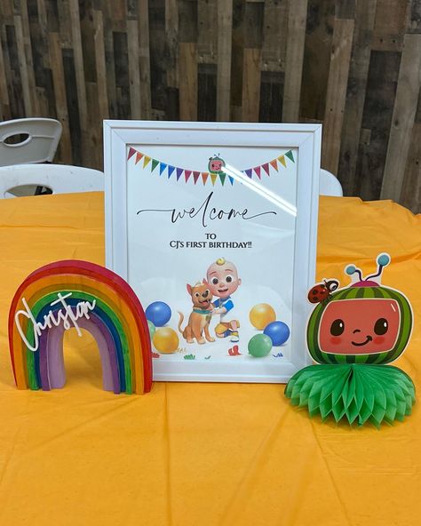 Coco Melon Centerpieces, Cocomelon Welcome Sign, Cocomelon Centerpieces, Birthday Cocomelon, Cocomelon Theme, Coco Melon, Cocomelon Birthday, 1st Birthday Party Decorations, Twins 1st Birthdays