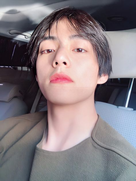 #Tae #selca #v #car #weverse Taehyung Selca, Baguio, Daegu, V Taehyung, Bts Photo, Bts V, Bts Taehyung, Jung Hoseok, Bigbang