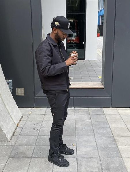 Black Airforce 1 Outfit Men Streetwear, J4 Black Cat Outfit Men, Black Airforce Outfit Men, All Black Streetwear Outfit Men, Black Airforce 1 Outfits, Black Airforce 1, All Black Streetwear, Airforce 1 Outfit, Men Graduation Outfit