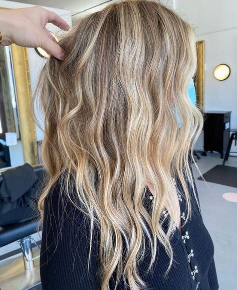 Belli Belli Salon : San Diego on Instagram: "This before & after by @hairbyfrankianns🔥 ~swipe left for before photo~" Root Shadow Before And After, Root Shadow, Shadow Root, Hair Flip, Pull Through, San Diego, Hair Cuts, Long Hair Styles, Hair Styles