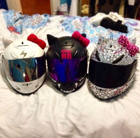 Hello Kitty Bike, Female Motorcycle, Cool Bike Helmets, Pink Motorcycle, Бмв X3, Womens Motorcycle Helmets, Cool Motorcycle Helmets, Images Hello Kitty, Motocross Love