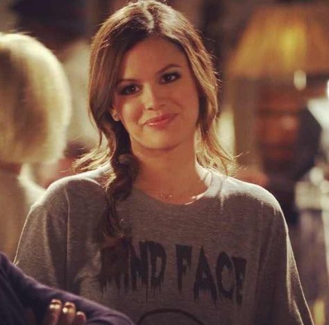 Zoe Hart  ♥ Summer The Oc, Zoe And Wade, Summer Roberts, Zoe Hart, Oc California, Bye Bye Birdie, Hart Of Dixie, Under Your Spell, Tv Show Outfits