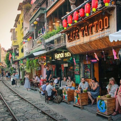 Hanoi Has Closed Its Insta-Famous 'Train Street' Vietnam Train Street, Train Street Hanoi, Hanoi Train Street, Ba Vi National Park, Hoi An Old Town, Hanoi Old Quarter, Beautiful Vietnam, Hanoi Vietnam, Vientiane