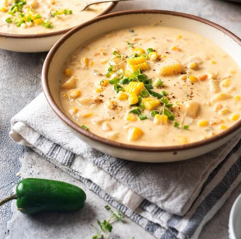 Creamy Jalapeno Vegan Corn Chowder Vegan Green Chili Soup, Jalapeno Corn Chowder Soup, Whole Food Soup Recipes, Cozy Vegan Recipes, Sides For Chili Dinner, Clean Soup Recipes, Vegan Soups And Stews, Celery Smoothie Recipes, Metabolism Tea