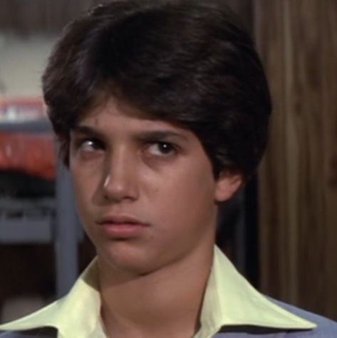 Ralph Macchio Cursed, Ralph Macchio Side Eye, Ralph Macchio Fluffy Hair, Funny Ralph Macchio, Up The Academy Ralph Macchio, Ralph Macchio Pfp, Ralph Macchio Funny, Up The Academy, Ralph Macchio The Outsiders