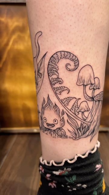 Studio Ghibli Tattoo Thigh, Studio Ghibli Leg Tattoo, Tattoos Cottagecore, Ghibli Sleeve Tattoo, Studio Ghibli Sleeve Tattoo, Nausicaa Tattoo, Things To Tattoo, Studio Ghibli Flash Tattoo, Kodama Tattoo