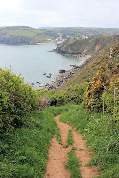 Cornish Coast, South West Coast Path, Devon And Cornwall, Uk Holidays, Holiday Places, Cornwall England, British Countryside, Hidden Beach, English Countryside