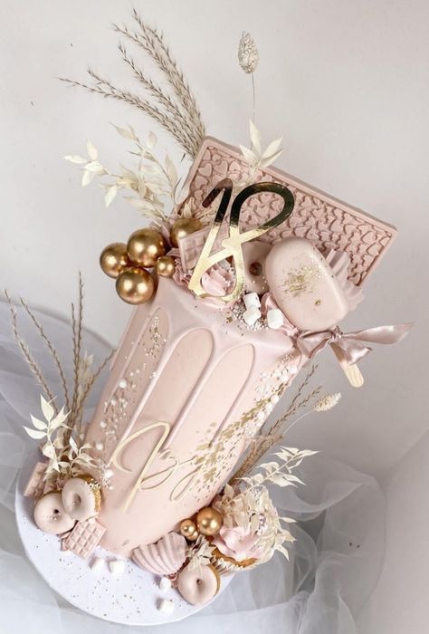 18th Birthday Cake Designs, Single Tier Cake, 18th Birthday Decorations, Tiered Cake Design, Tall Cakes, 18th Birthday Cake, Caking It Up, Girl Cake, Cake Designs Birthday