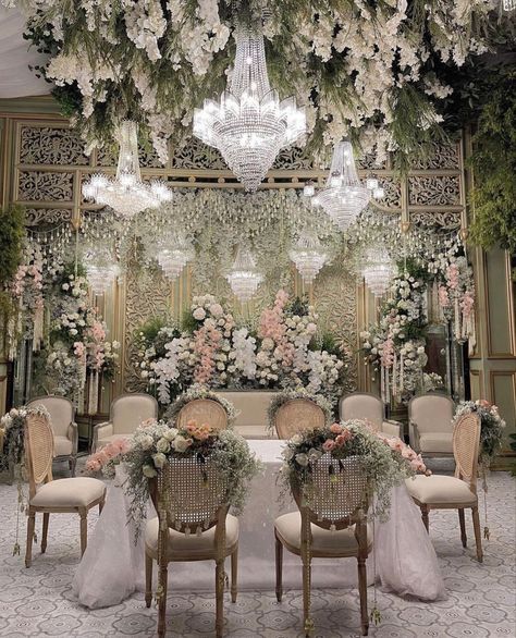 Indoor Wedding Decorations, Pakistani Wedding Decor, Nikah Decor, Javanese Wedding, Bright Wedding Colors, Dream Wedding Reception, Wedding Background Decoration, Wedding Stage Design, Dream Wedding Decorations