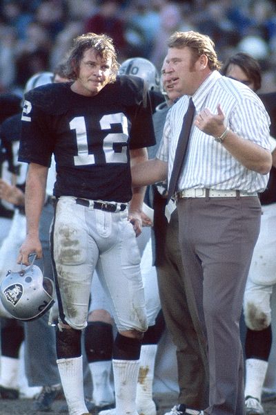 Ken Stabler | Oakland Raiders. The "Snake"  and Coach John Madden American Football Quotes, John Madden, Raiders Players, Oakland Raiders Football, Nfl Football Players, Raiders Football, Football Hall Of Fame, Nfl History, Raider Nation