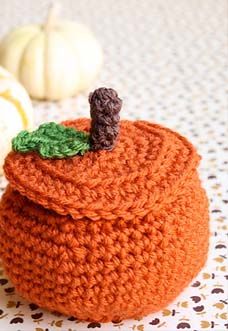 Large Crochet Hooks, Pumpkin Bowls, Image Halloween, Crochet Bowl, Crochet Leaf Patterns, Fall Crochet Patterns, Crochet Baskets, Crochet Halloween, Crochet Symbols