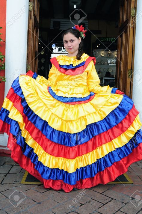 Colombian Dress, Columbian Girls, Eva Queen, Colombian Fashion, Colombian Culture, Carnival Dress, Costumes Around The World, Women Costume, Culture Clothing