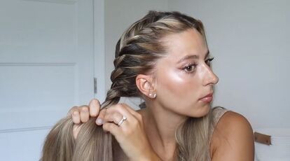 This is a guide to the best workout hairstyles. Learn how to do gym hairstyles for long hair with this easy step-by-step tutorial. Secure Updos For Long Hair, Gym Hairstyles For Long Hair, Parting Hair, Top Braid, Clear Hair, Pull Through Braid, Gym Hairstyles, Workout Hairstyles, Long Hair Tutorial