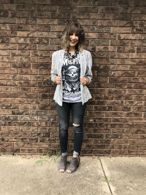 Graphic T Shirt And Blazer Outfit, Outfits To Wear In Salem In October, Halloween Graphic Tee Outfit, How To Style Band Tees, Dress Up A Graphic Tee, Fashion Blazer Outfits, Skull Top, Closet Candy, The Misfits