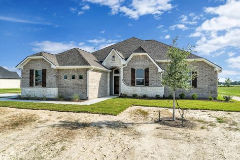 Meridian Sheltered Bluff brick, Sonoma White stone, Whitetail trim (2326 Diamond Series) White Tail, White Stone, Architecture Building, Building A House, New Homes, Trim, Exterior, House Styles, Architecture