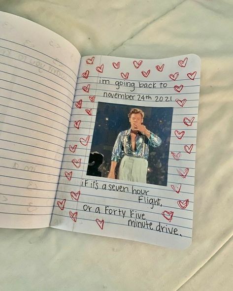 Harry Styles Journal, Harry Core, Style Scrapbook, Music Journal, Pretty Journals, Cute Tiny Tattoos, Art Journal Therapy, Cute Journals, Bullet Journal Art