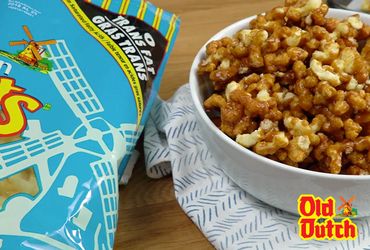 Old Dutch Caramel Corn Caramel Twists Recipe, Popcorn Twist Recipes, University Friends, Caramel Corn Recipes, Chocolate Caramel Apples, Xmas Baking, Twisted Recipes, Caramel Corn, Dutch Recipes