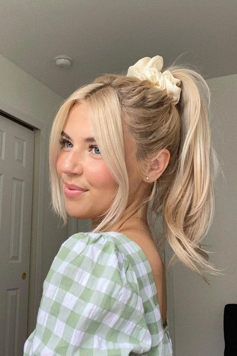 Ponytail Hairstyles Easy, Effortless Hairstyles, Hair Stylies, Hot Hair Styles, Back To School Hairstyles, Hair Stylist Life, Mid Length Hair, Hair Inspiration Color, Peinados Faciles