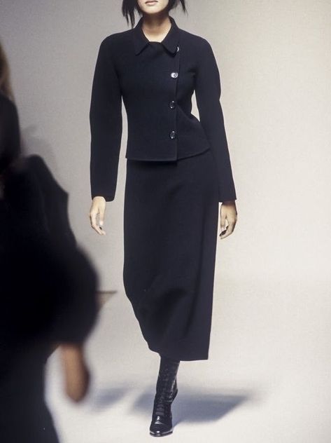 90s Minimalism Fashion, Celana Jogger Wanita, Yasmeen Ghauri, Runway Fashion Couture, Corporate Wear, Beauty And Fashion, Work Wardrobe, Jil Sander, Fashion Killa