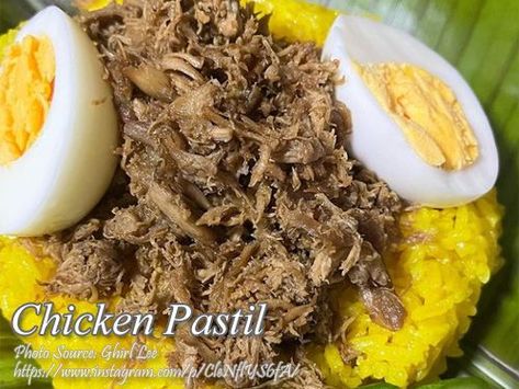 This is a Maguindanaoan delicacy made from rice topped with cooked shredded chicken then wrapped it in banana leaves. #ChickenPastil Chicken Pastil Recipe Filipino, Chicken Pastel Recipe Filipino, Chicken Recipes Pinoy, Pastel Recipe, Chicken Pastel, Pinoy Recipe, Turmeric Rice, Philippines Recipes, Filipino Cuisine