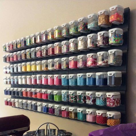 Sprinkles Organization Ideas, Sprinkles Storage Ideas, Sprinkle Storage Ideas, Sprinkle Organization Ideas, Baking Room Organization, Sprinkles Organization, Sprinkle Storage, Bakery Organization, Sprinkle Wall