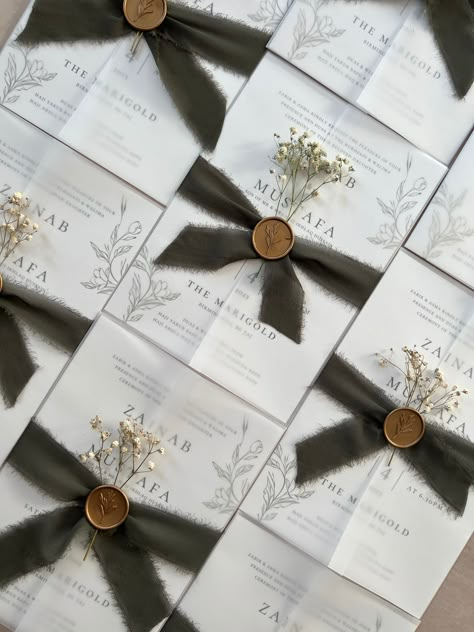 Wedding Invitations Gypsophila, Vellum Cards Wedding, Vellum Ribbon Invitation, Wax Paper Invitations, Simple Wedding Invitations Vellum, Invitation Decoration Ideas, Ribbon Wrapped Invitations, Dried Flower Wax Seal Invitation, Wedding Invitations Vellum Wrap Ribbon