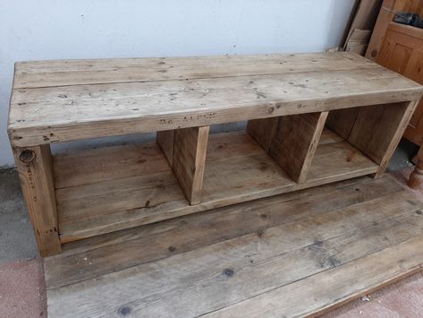 Scaffold Board Storage Bench, Scaffold Board Bench, Laundry Bench, Shoe Storage Bench Diy, Plant Bench, Veranda Ideas, Boot Organizer, Scaffold Furniture, Bench Shoe Storage