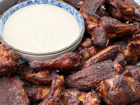 Alabama White Sauce (and Smoked Chicken Wings) – Deanna's Daughter Sweet Chicken Wings, Alabama White Sauce, Smoked Wings, Smoked Chicken Wings, Sweet Chicken, How To Make Pie, White Sauce, Smoked Chicken, Dipping Sauce