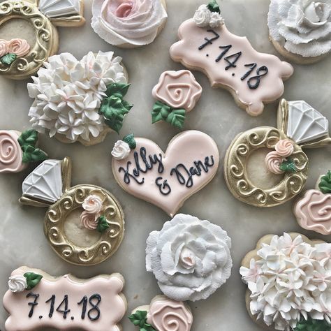 The most beautiful #bridal cookies that #hydrangea...@royallyiced Wedding Pastries, Coral And Gold Wedding, Cookie Flooding, Flooded Cookies, Wedding Sugar Cookies, Flood Cookies, Wedding Foods, Wedding Shower Cookies, Anniversary Cookies