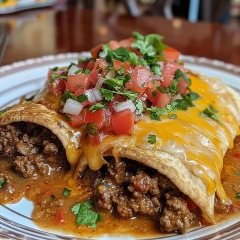 Cheese Chimichanga Recipe, Chicken Chili Relleno Recipe, Fried Burritos, Chimichanga Beef, Chimichanga Recipe, Southwest Recipes, Spanish Foods, Red Meat Recipes, Spiced Beef