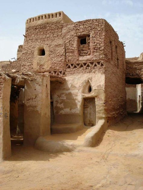 Siwa Oasis Architecture, Siwa Architecture, Egypt House, Siwa Oasis Egypt, Mud Brick, Siwa Oasis, Window Architecture, Ancient Houses, Mud House