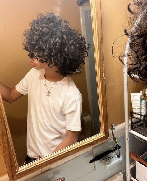 Curly Heads Boys Hispanic, Fluffy Curly Hair, Mexican Hairstyles, Really Curly Hair, Hispanic Men, Cute Dreads, Light Skin Men, Boys With Curly Hair, Curly Hair Men