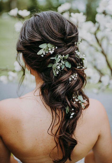 Bride Hairstyles With Greenery, Wedding Hairstyles Greenery, Wedding Hairstyles Forest Theme, Greenery Wedding Hair, Boho Wedding Hairstyles Brunette, Wedding Hairstyles Long Dark Hair, Wedding Hair Leaves, Boho Hair With Flowers, Greenery In Hair Wedding