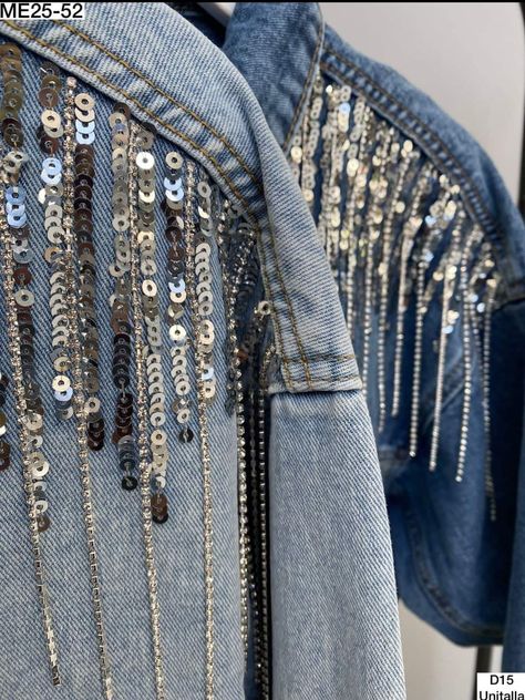 Jean Jacket Eras Tour, Beaded Denim Jacket, Bedazzled Jean Jacket, Jean Jacket Diy, Bedazzled Jeans, Diy Denim Jacket, Denim And Diamonds, Looks Country, Clubbing Outfits