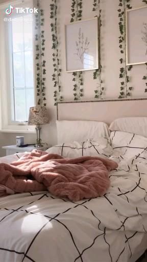 bedroom decor Redecorate Bedroom Dreamy Room Girl Bedroom Decor Room Ideas Bedroom Cozy Room Do Teens Room, Aesthetic Bedroom Ideas, Dekorasi Kamar Tidur, Pinterest Room Decor, Redecorate Bedroom, Cozy Room Decor, Teen Bedroom Decor, Dreamy Room, Room Design Bedroom