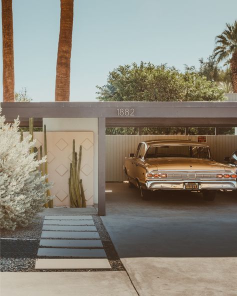 60s Palm Springs, Mid Century Palm Springs, Palm Springs Houses, Palm Springs Aesthetic, Palm Springs Architecture, Palm Springs House, Stars D'hollywood, Miss California, Auto Poster