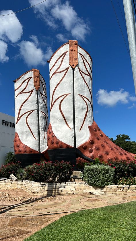 San Antonio Texas 🤠 San Antonio Texas Aesthetic, San Antonio Aesthetic, Texas Aesthetic, San Jacinto, Roadside Attractions, Texas Travel, San Antonio Texas, San Antonio, Cowboy Boots