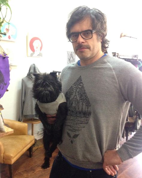 (@thebodegahumboldt) on Instagram: “ that moment jemaine clement walks into your shop... Tells you your dog has a funny face, decides…” Jemaine Clement, Flight Of The Conchords, Soul On Fire, Funny Face, Instagram Analytics, Funny Faces, Baby Animals, Dog Breeds, Fangirl