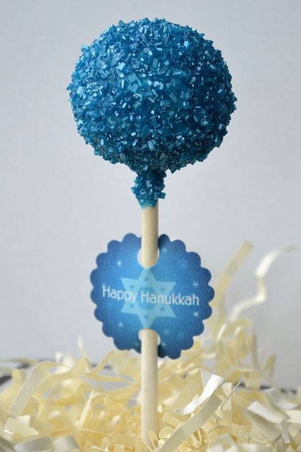 Hanukkah Cake Pop (inspired by Bakerella) by CakePopsByKiki, via Flickr Hannakuh Desserts, Hanukkah Cake Pops, Hanukkah Party Food, Hanukkah Cake, Cake Pop Cake, Hanukkah Desserts, Hanukkah Dinner, Hanukkah Party, Pops Cake